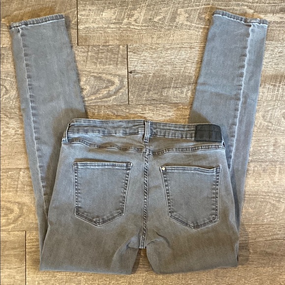 Gray Skinny Jeans with Distressed Details - Picture 7 of 8